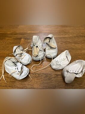 Vintage Leather Baby Shoes / Moccasins Lot – Primitive / Antique Style